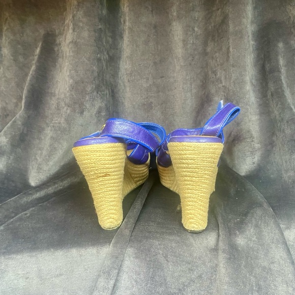 UGG 9 - Picture 3 of 8